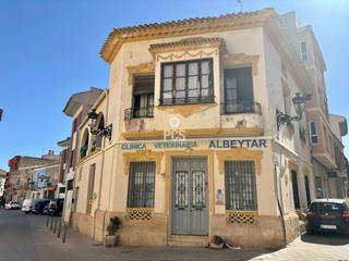 Maison à Zona iglesia de santiago s/n. Venta de local comercial en totana