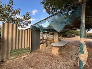 Xalet a Zona piezas viejas totana s/n. Venta de villa en totana