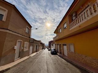 Pis a Zona era alta s/n. Venta de piso en totana