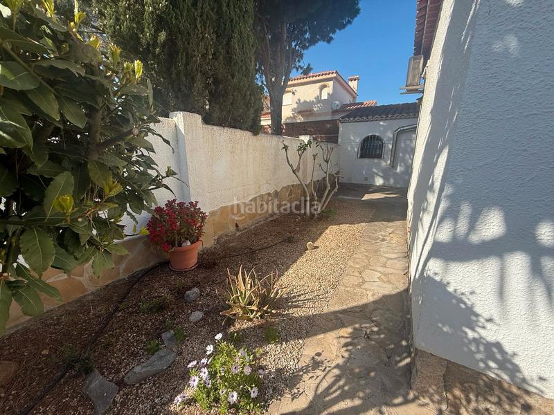 Foto ba9089b7-9c09-49e4-ada0-b7596c423546. Chalet with fireplace heating parking pool in Centre Miami Platja