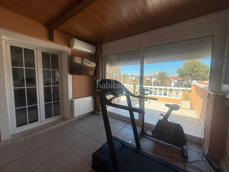 Foto 9f0c81be-84a4-453f-9633-c14f15d273e0. Chalet with fireplace heating parking pool in Centre Miami Platja