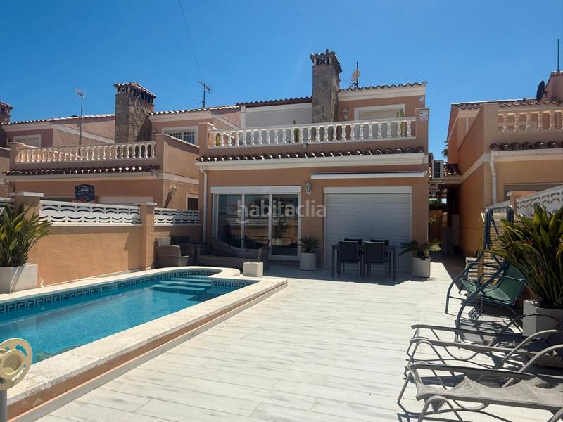 Foto dad2e186-b13a-43cd-b1a5-a7722cd4ee90. Chalet with fireplace heating parking pool in Centre Miami Platja