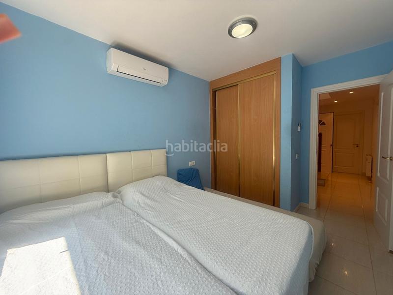 Foto f9e6fc9c-cb4a-4d67-b9d9-921dc5758b4c. Chalet with fireplace heating parking pool in Centre Miami Platja