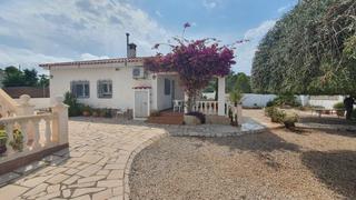 Chalet in Centre. Increible oportunidad! dos viviendas en la misma parcela