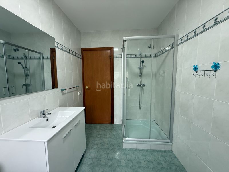 Foto 0272b846-ec60-4b2e-ae29-dcbe173df4b3. Xalet a carrer illes canaries 3 a Centre Miami Platja