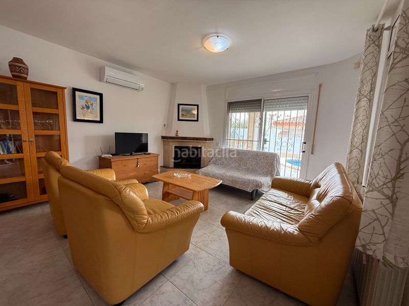 Foto 40d444f0-46b2-4e68-b6aa-54a950a279ae. Xalet a carrer illes canaries 3 a Centre Miami Platja