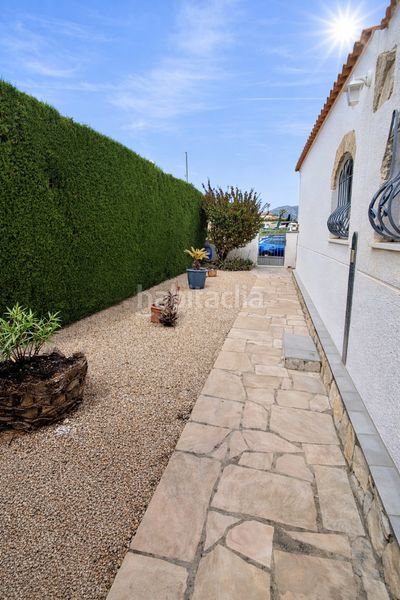 Foto 4189d210-5dca-452c-8143-564e7a1437a9. Xalet a carrer illes canaries 3 a Centre Miami Platja