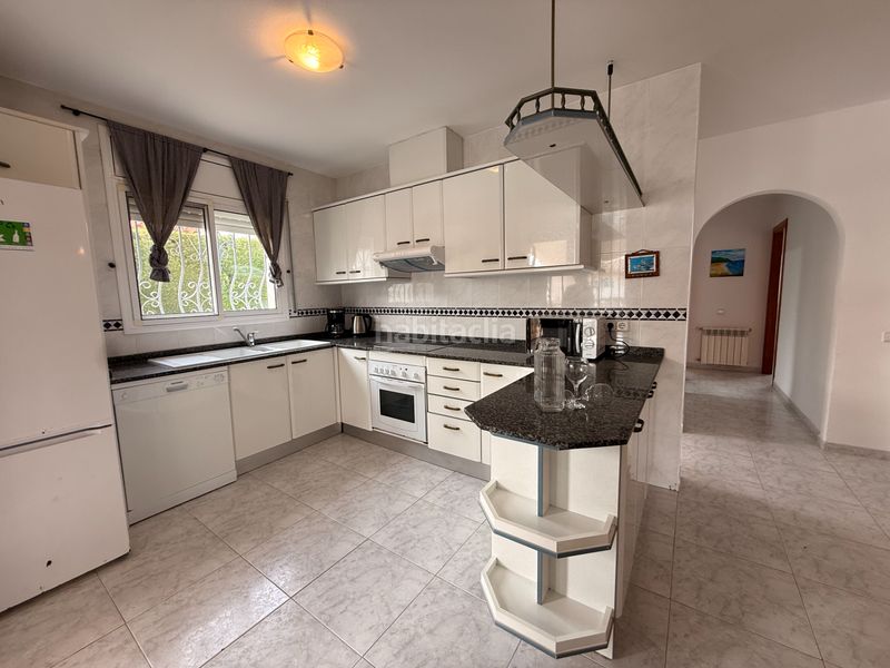 Foto dc068f46-447e-4bca-b3ef-b5ba7ba0e5bd. Xalet a carrer illes canaries 3 a Centre Miami Platja