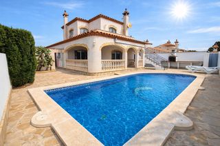 Chalet in Carrer illes canaries 3. **en exclusiva! chalet independiente con licencia tur�stica - mi