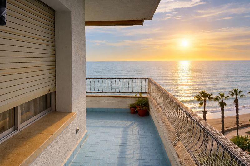 Foto c4b15c2d-b990-4303-a63e-c80bec2850bd. Pis amb calefacció aparcament piscina a Passeig Marítim Miami Platja