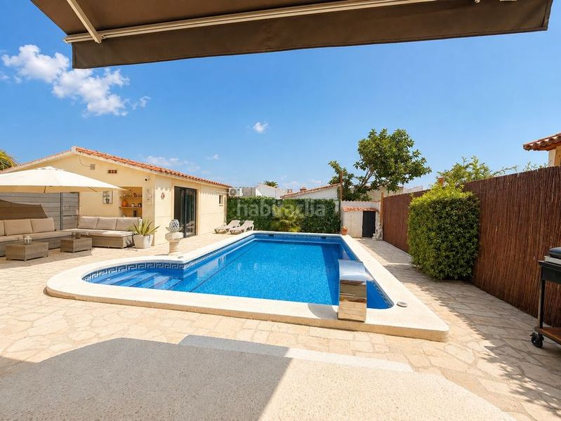 Foto aad66ab0-f1a1-4fc4-ab26-70e40892f3a5. Casa en Centre Miami Platja