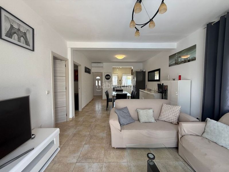 Foto e10010d5-18e4-4b13-a3f3-8b1abacaef55. Casa en Centre Miami Platja