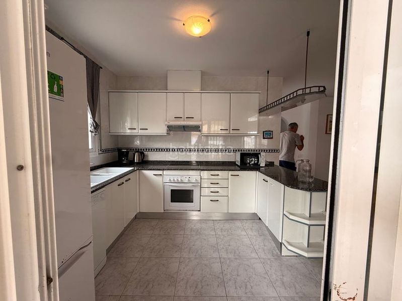 Foto fa0fce8f-cdbe-4d2b-99bc-ada24f676cde. Casa amb aparcament a Poble Mont-roig del Camp