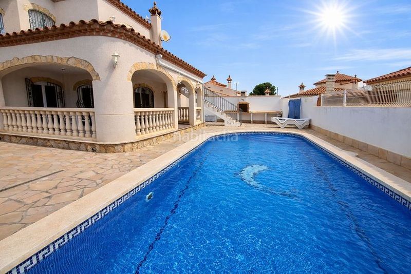 Foto 1427ff87-fc5d-4e03-a0e9-f811640eb392. Casa amb piscina a Poble Mont-roig del Camp