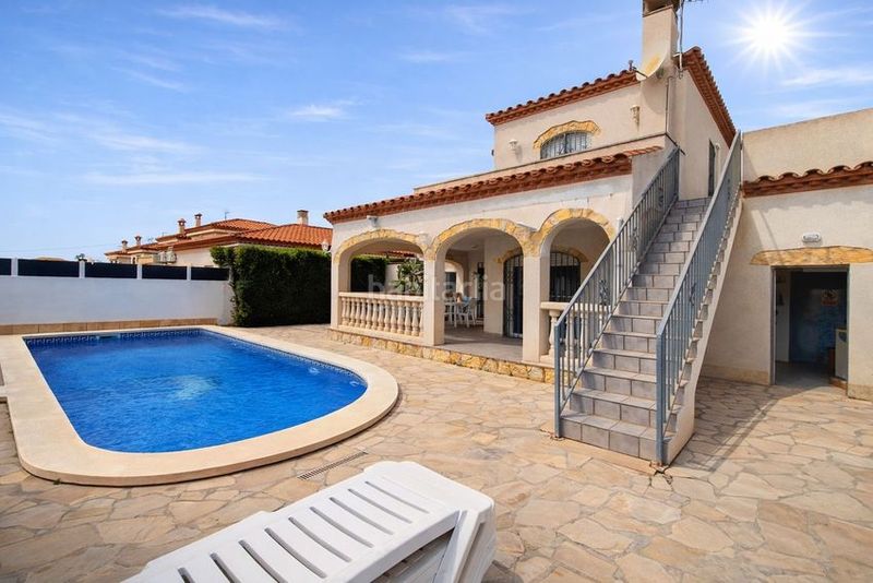 Foto 21fc77e7-3b5b-41f4-bd7f-e179f0ed1537. Casa amb piscina a Poble Mont-roig del Camp