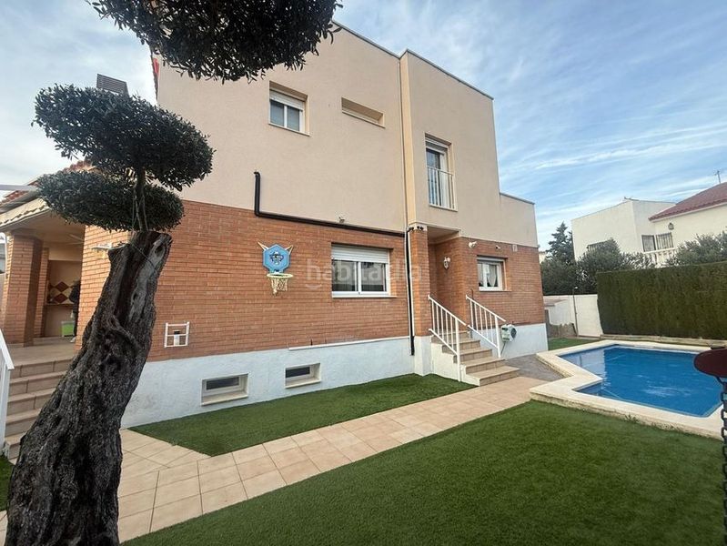 Foto 9e75c0a1-c3d5-4903-bc62-22a8b788fe96. Casa en Centre Miami Platja