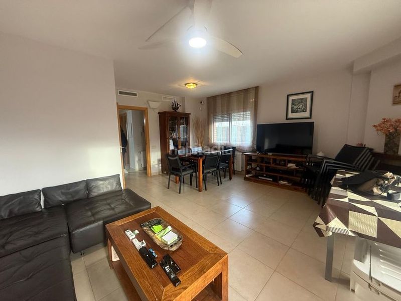 Foto f1995b16-6ef5-4241-b3d8-4ba70e788e3e. Casa en Centre Miami Platja