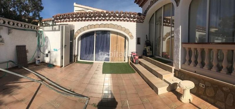 Foto f57b7dd5-9da0-44eb-acf4-5b6c16be0474. Apartament amb piscina a Poble Mont-roig del Camp