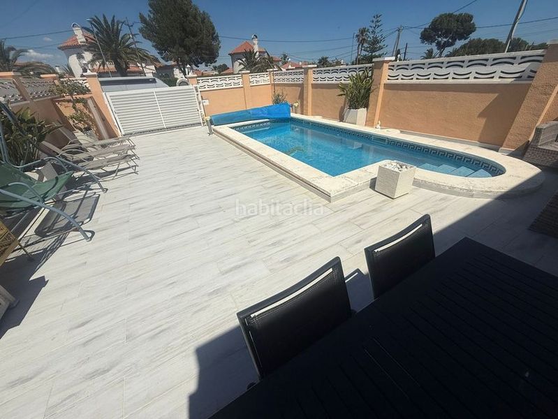 Foto d4000d85-698a-4db2-80c9-d06273843a5e. Casa a Centre Miami Platja