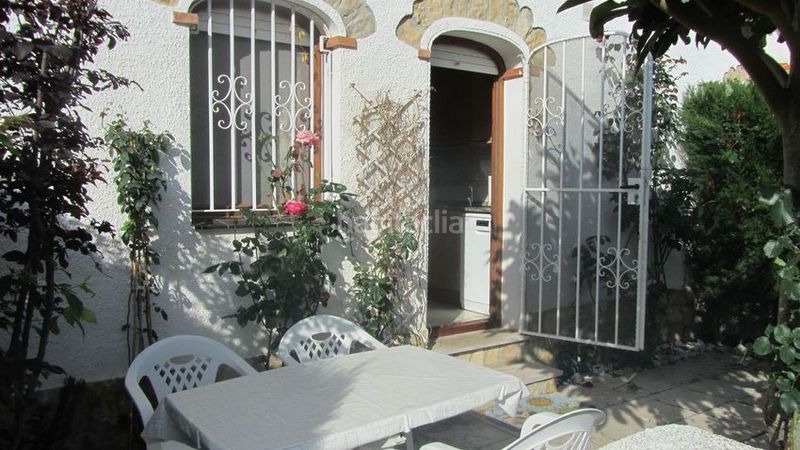 Foto 4925fca2-ca04-4f36-a3e9-4ce8d5412b66. Casa amb piscina a Poble Mont-roig del Camp