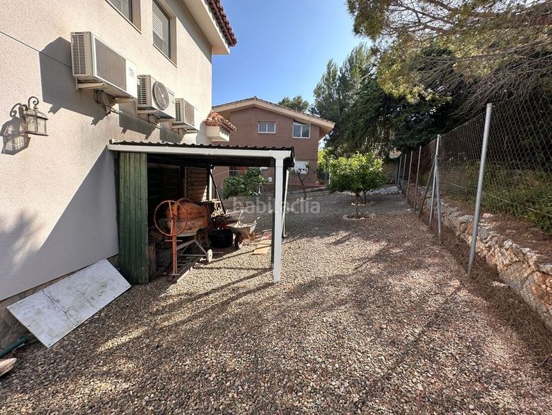 Foto b3c995bc-a5e2-449c-8ec0-893605ea3159. Casa con piscina in Pratdip