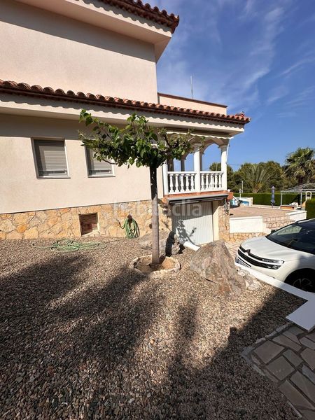 Foto d4c21533-377b-48c0-98b8-4103f884f0a2. Casa con piscina in Pratdip