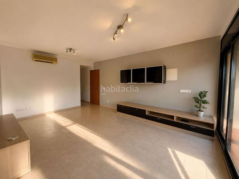 Foto 598c3df0-5ab8-4a46-aa93-384d1edd3ea5. Apartamento en Centre Miami Platja