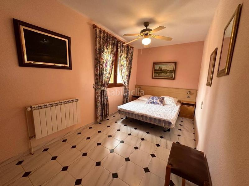 Foto 0c75221c-794f-4f39-8c3e-532170b28a3b. Xalet amb calefacció aparcament piscina a Centre Miami Platja