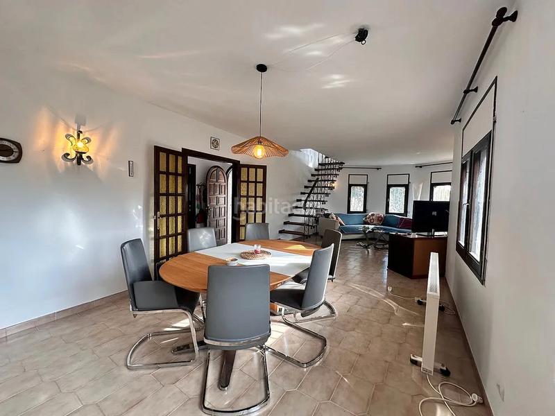 Foto 9654e003-9835-46b1-9fed-30e89d7e16d6. Chalet con camino riscaldamento parcheggio piscina in Mont-roig del Camp