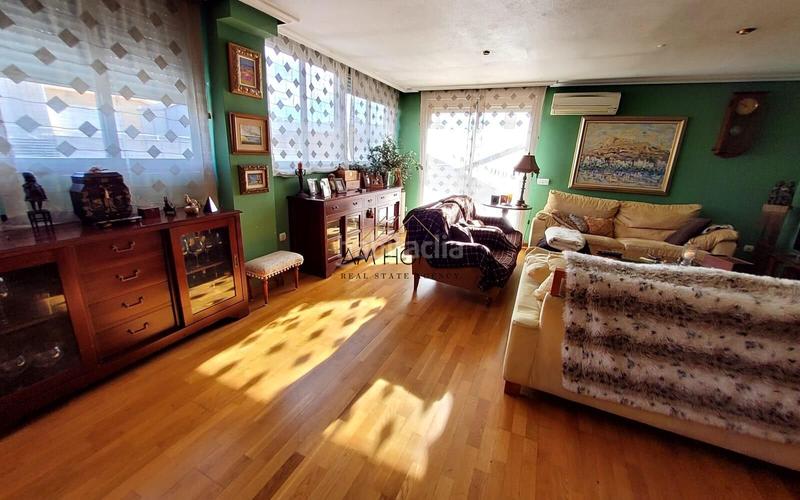 Foto 3b989401-9e0d-4e8a-bfee-c02c19153751. Attique avec chauffage parking dans San Blas Alicante