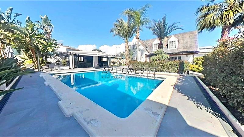 Foto 80a2d720-5554-437e-9315-1ef25cbcc329. Xalet amb calefacció aparcament piscina a Bellavista-Capiscol-Frank Espinós San Juan de Alicante