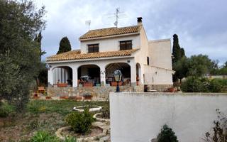 Terreny residencial a Centro. Chalet en mutxamel con cuadra para caballos