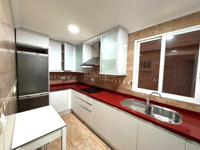 Foto e9f4a5f1-4c11-4188-bcaa-25fdc8621cac. Pis amb aparcament a Ensanche-Diputación Alicante