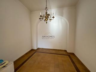 Etagenwohnung in Barrio del Centro. Exclusiva vivienda en el corazón de alicante con techos altos.