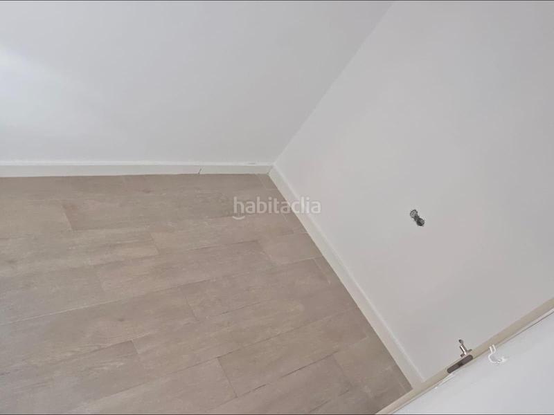 Foto b416e6b5-e190-40e7-943f-2f9fc2eff90d. Planta baixa a San Antón Alicante