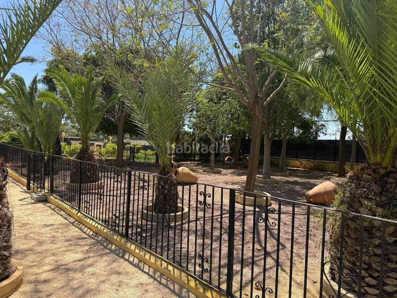 Foto 2a7ded51-ed29-4012-b5ec-32fbf2064abe. Chalet espectacular chalet independiente con 10.000 m2 de parcela, piscina y casa de invitados en Elche / Elx