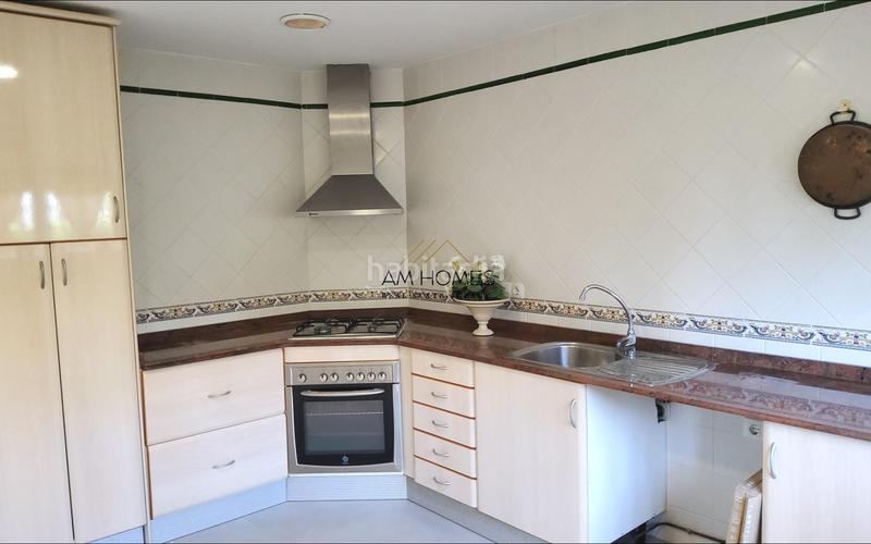 Foto c5d9d6f7-be3b-4094-afaa-a1b43ad1bb5f. Casa amb calefacció aparcament a Pueblo Español-Coveta Fumá Campello (el)