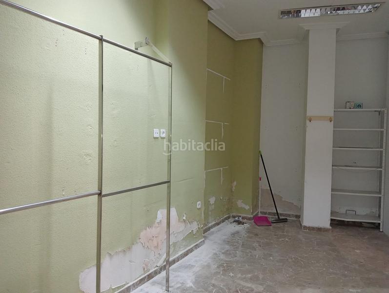 Foto 3027f47d-68ba-4a22-b568-ed5c8ad12e21. Lloguer local comercial a calle federico de mendizábal 9 a Jaén