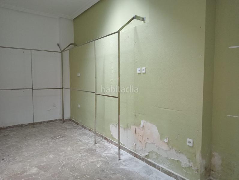 Foto 50714a93-9a1e-4394-bba3-eeca971745eb. Lloguer local comercial a calle federico de mendizábal 9 a Jaén
