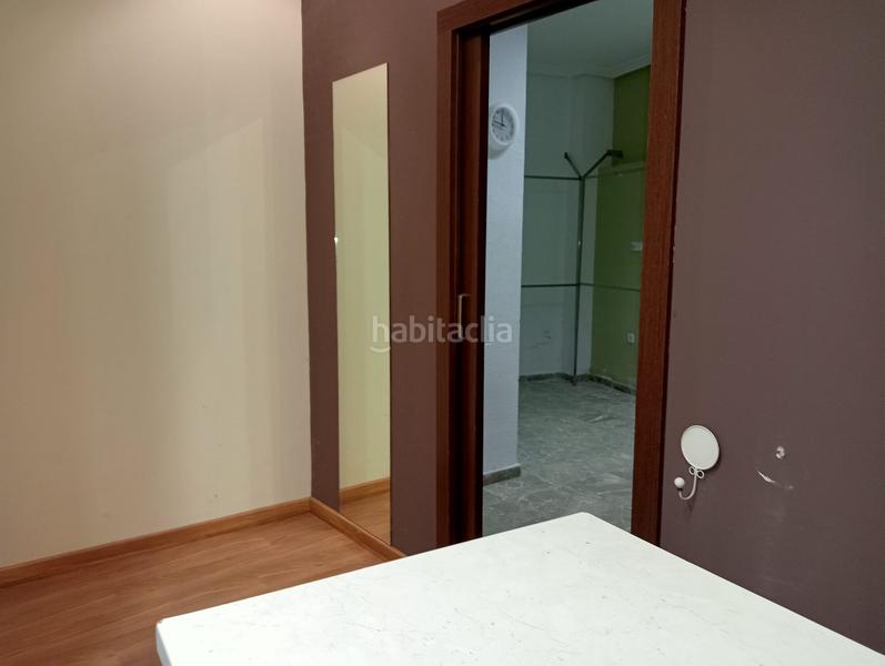 Foto 231f339f-a6ee-4b80-b3f1-eeed3dd3b0cf. Affitto locale commerciale in calle federico de mendizábal 9 in Jaén