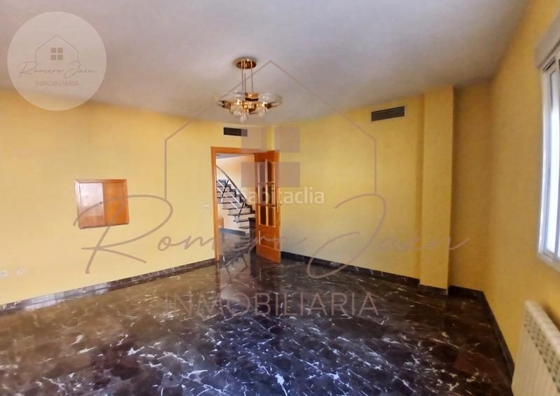 Foto 4dbf9770-7e0c-4cca-8e97-3a6e0bc750f1. Casa amb aparcament a San Ildefonso - Catedral Jaén