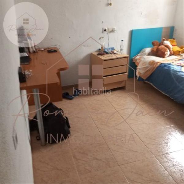 Foto 2b7576a9-eb7d-4093-84be-41d3f99d28ef. Maison dans Ctra. Circunvalación - La Magdalena Jaén