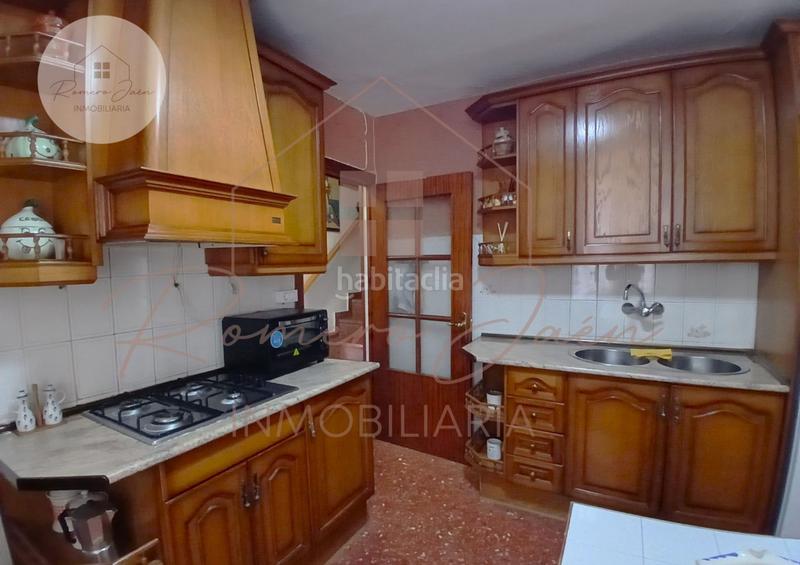 Foto d97b8988-2ee3-4f08-bf6c-e5fe6088a6ae. Casa en Ctra. Circunvalación - La Magdalena Jaén