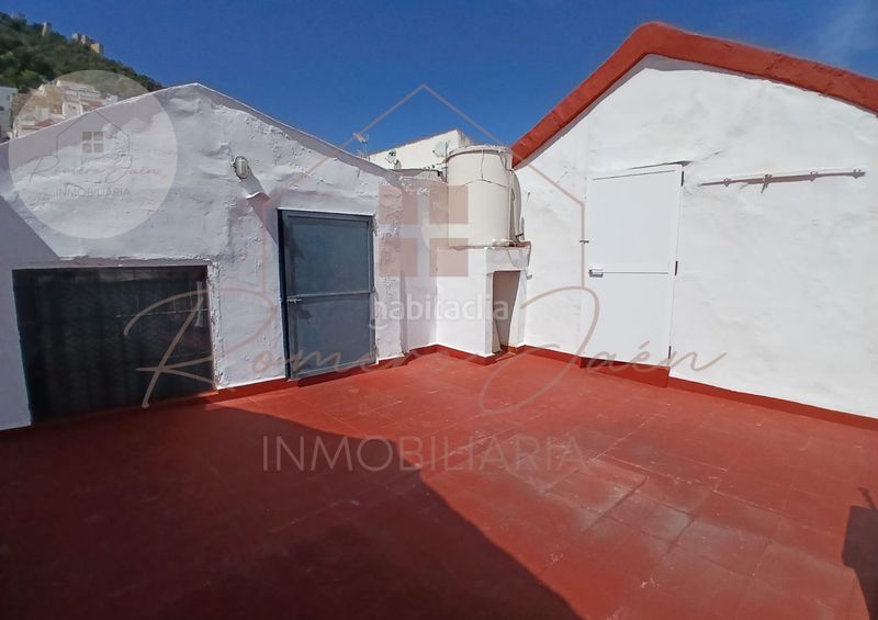 Foto 2528a4a0-59cf-4192-92f2-5cc475e5694a. Casa amb calefacció a Ctra. Circunvalación - La Magdalena Jaén