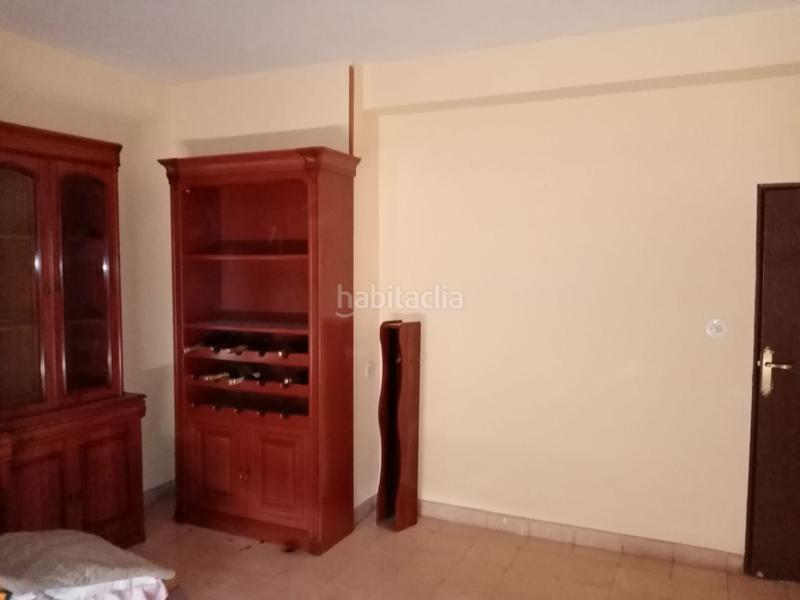 Foto 2932e37f-e92d-43d5-a658-2a128155e40c. Edificio en San Felipe - El Almendral - La Merced Jaén