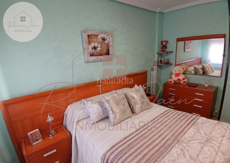 Foto ef08dfdb-6083-4b10-937e-f81b5a7997a0. Piso en Peñamefecit - Avda Barcelona Jaén