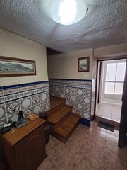 Casa en Ctra. Circunvalaci�n - La Magdalena. Casa con gran potencial  zona carretera c�rdoba  infanta leonor