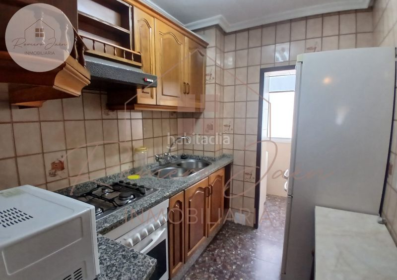 Foto c6339918-f151-4190-bd00-72ec99d1797f. Flat in Peñamefecit - Avda Barcelona Jaén