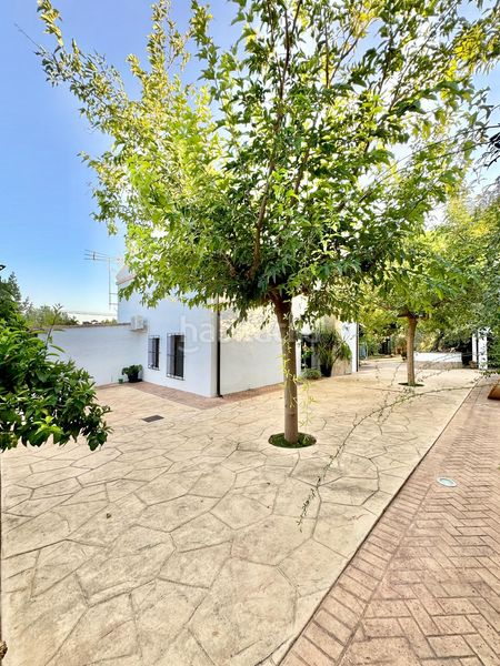 Foto 03d30a38-468e-4428-b221-0fa9eff3a205. Casa  señorial a las afueras en Ctra. Circunvalación - La Magdalena Jaén