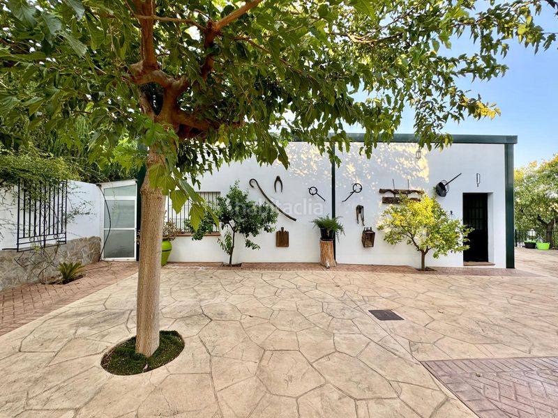 Foto a301f47f-b971-49ff-8abb-2a46c641c6f8. Casa  señorial a las afueras en Ctra. Circunvalación - La Magdalena Jaén